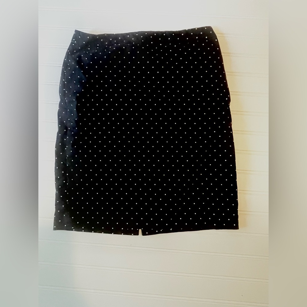 Liz Claiborne  size 4 short black with white polka dots above knee form fitting